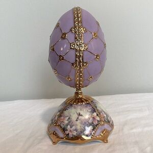 2004 Lena Liu “Amethyst Vision” Jewelled Musical Egg Ardleigh Elliott Porcelain